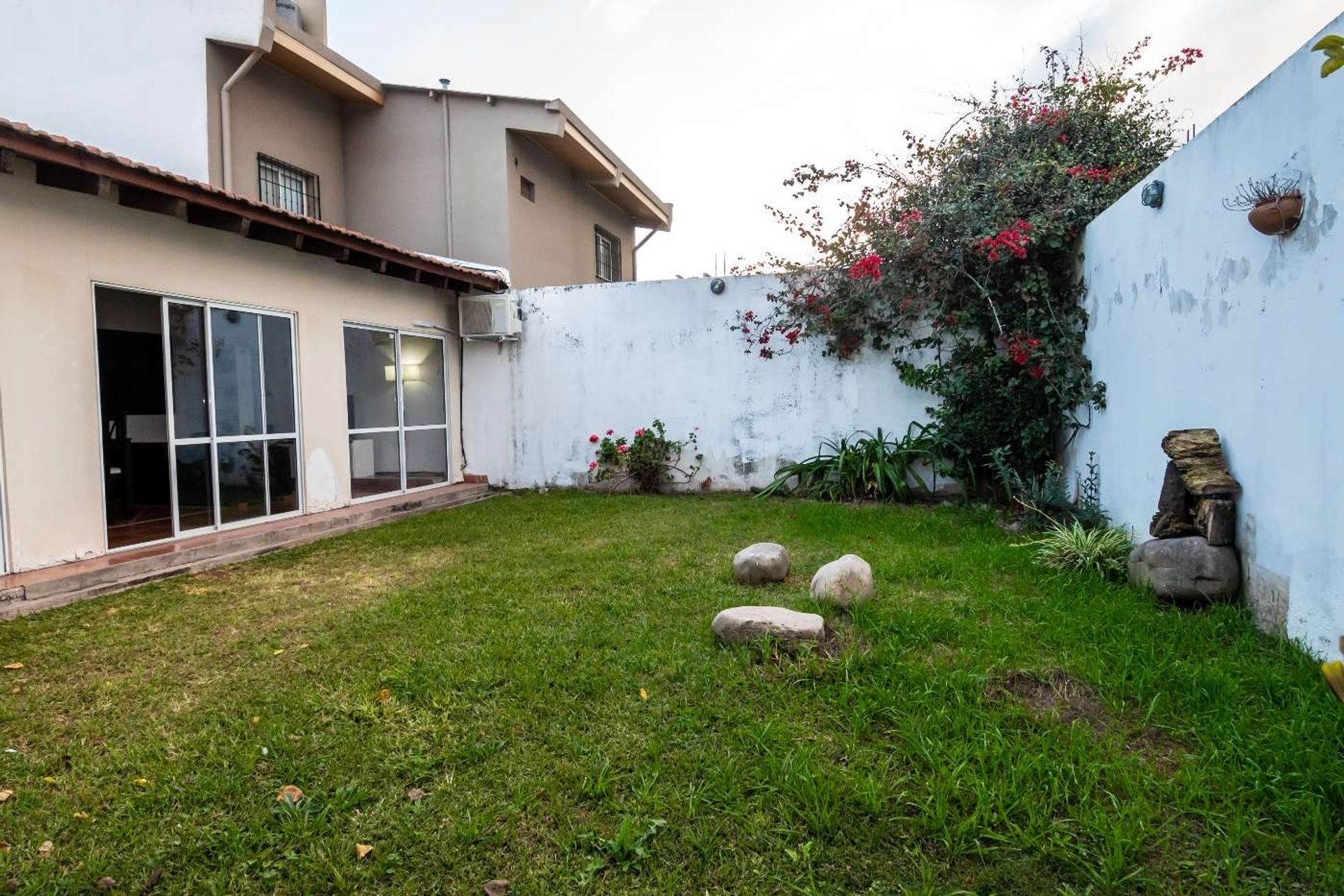 CASA EN VENTA BARRIO EL HUAICO 3 DORMITORIOS - foto 17