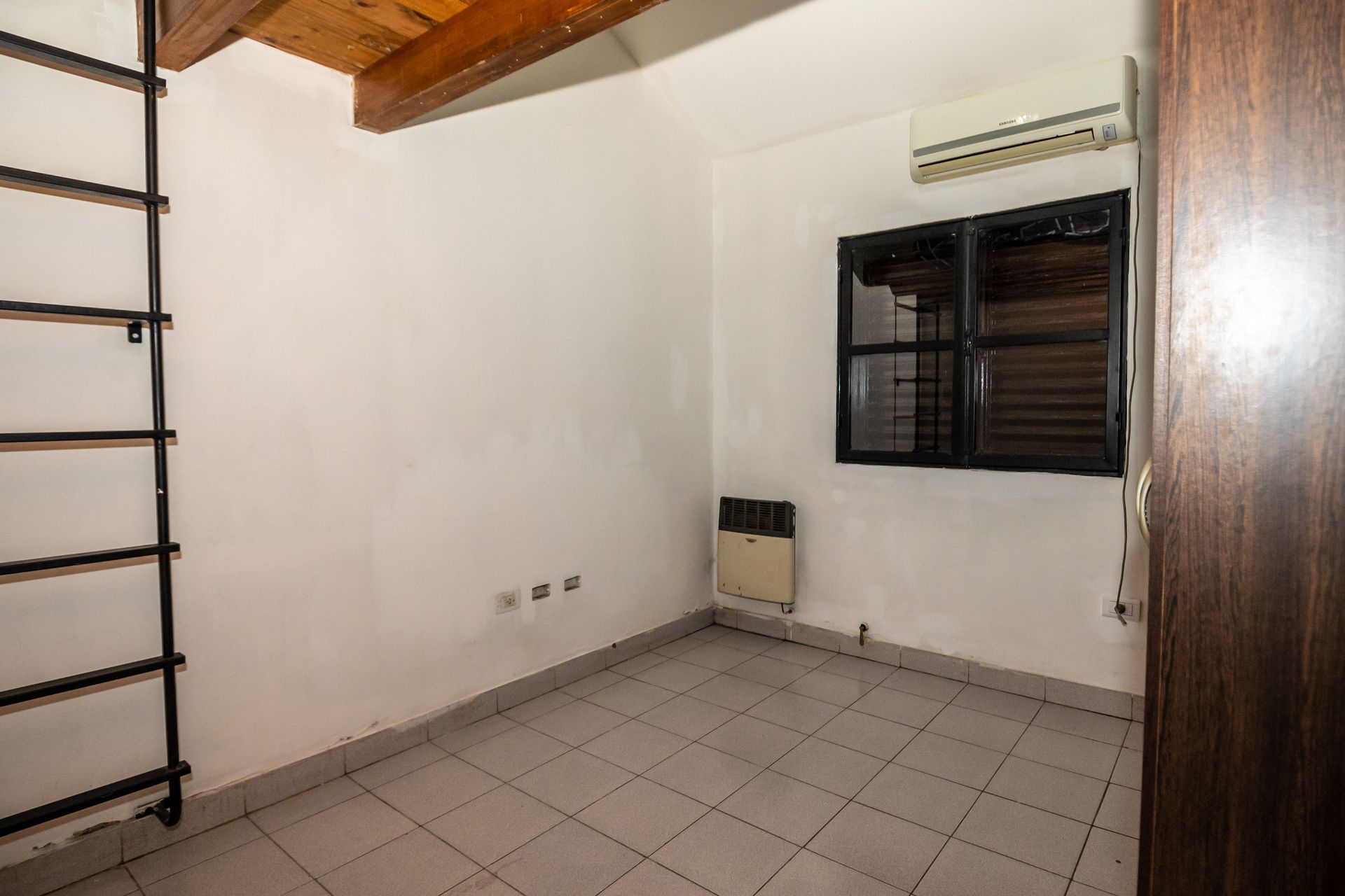 CASA EN VENTA BARRIO EL HUAICO 3 DORMITORIOS - foto 11