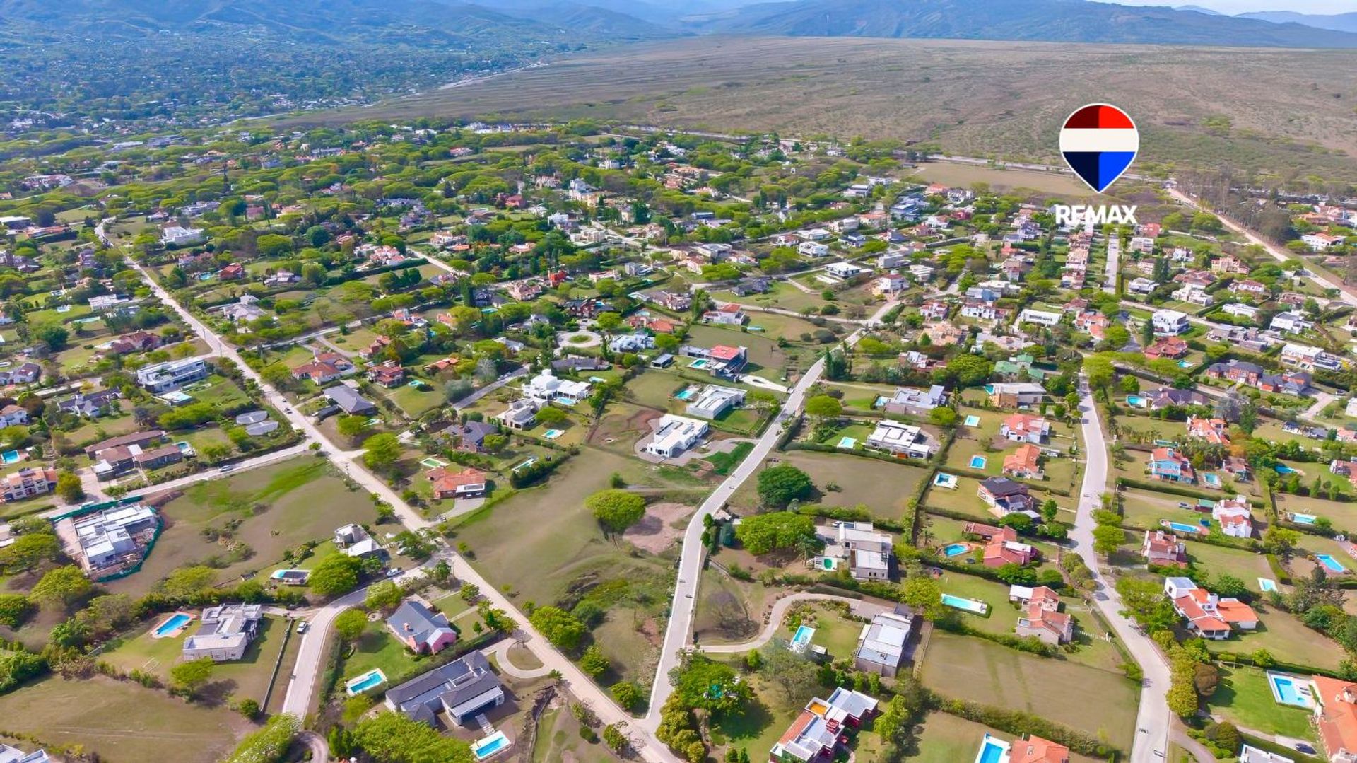 VENTA TERRENO DE 3833M2 CLUB DE CAMPO EL TIPAL - foto 1