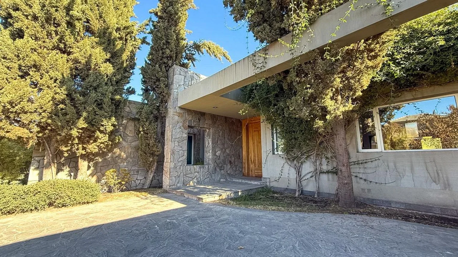 Casa en venta en Guaymallén, foto 2