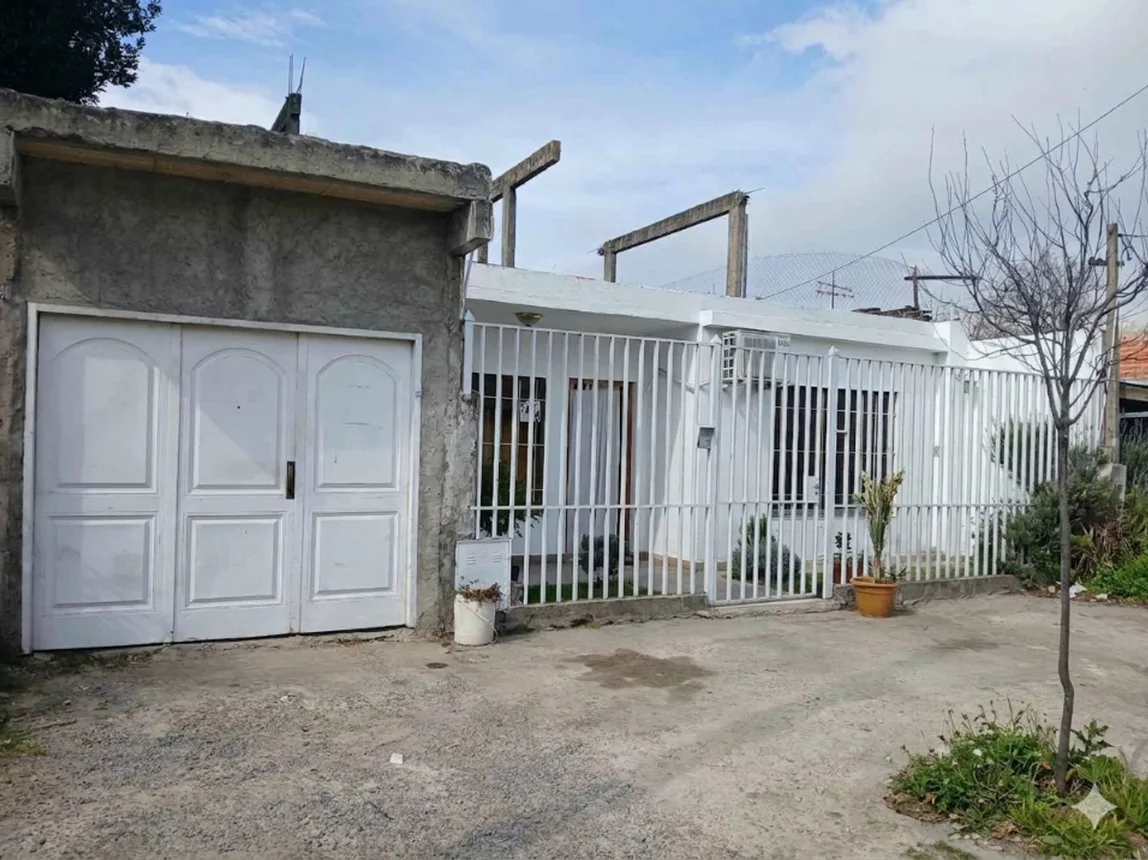 Casa en venta en González Catán, De Luca y Patrón 7400