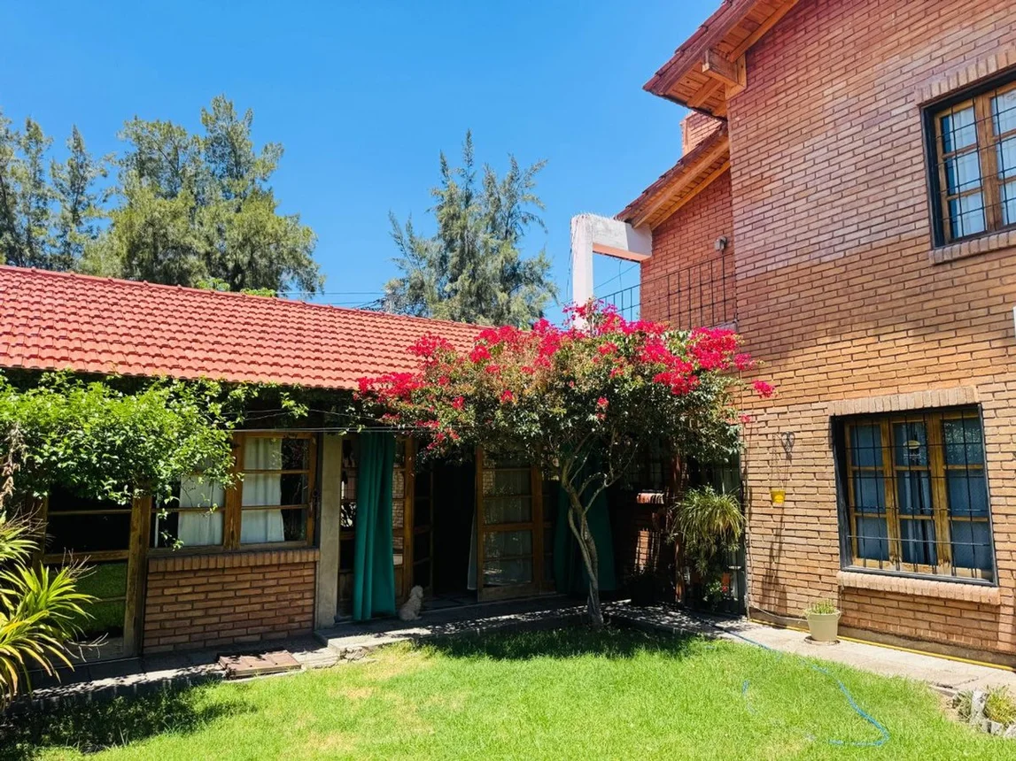 Casa en venta en Guaymallén, foto 2