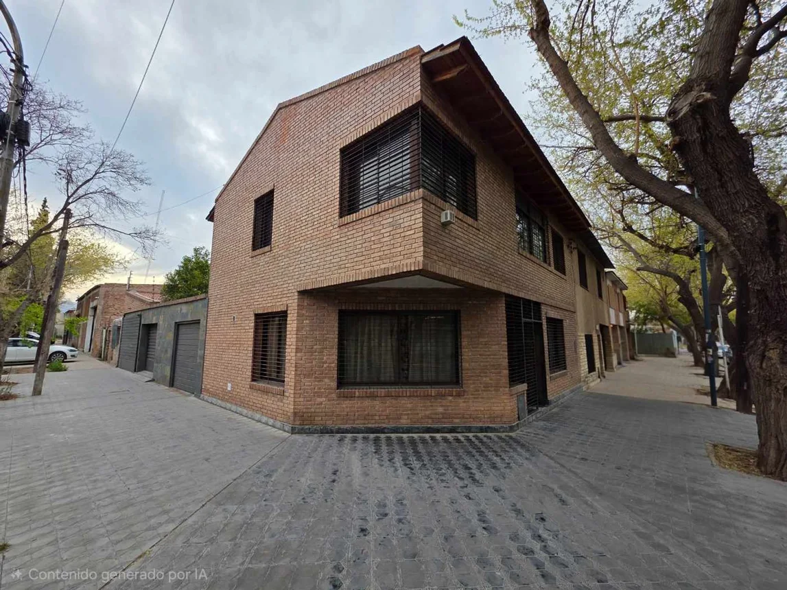 Casa en venta en Mendoza, foto 2