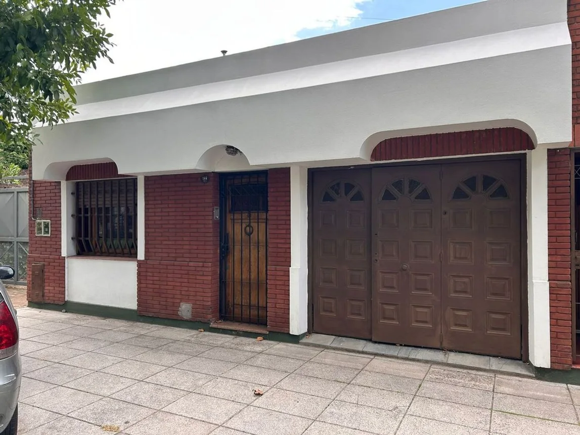 PH de 4 ambientes en venta en Lomas de Zamora, General Pintos 100