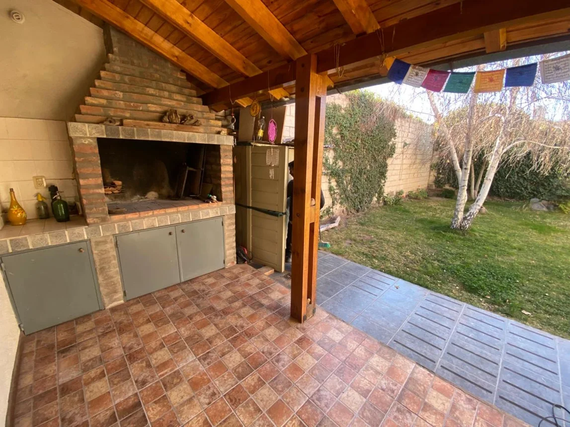 Casa en venta en Guaymallén, foto 2