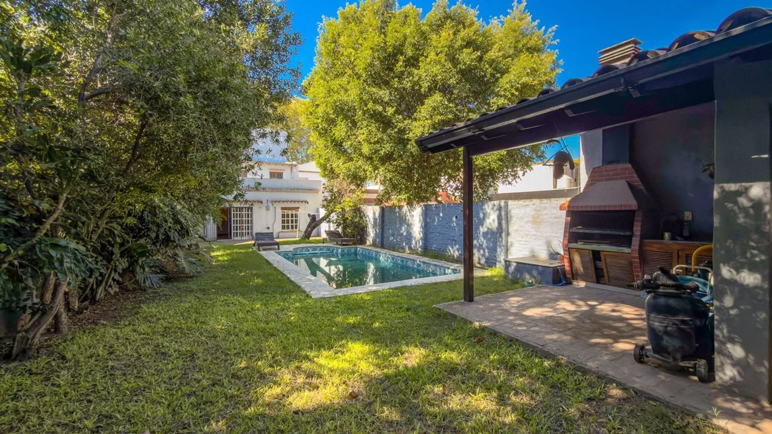 Casa de 6 ambientes en venta en Villa Sarmiento, Ingeniero Ángel Silva 400