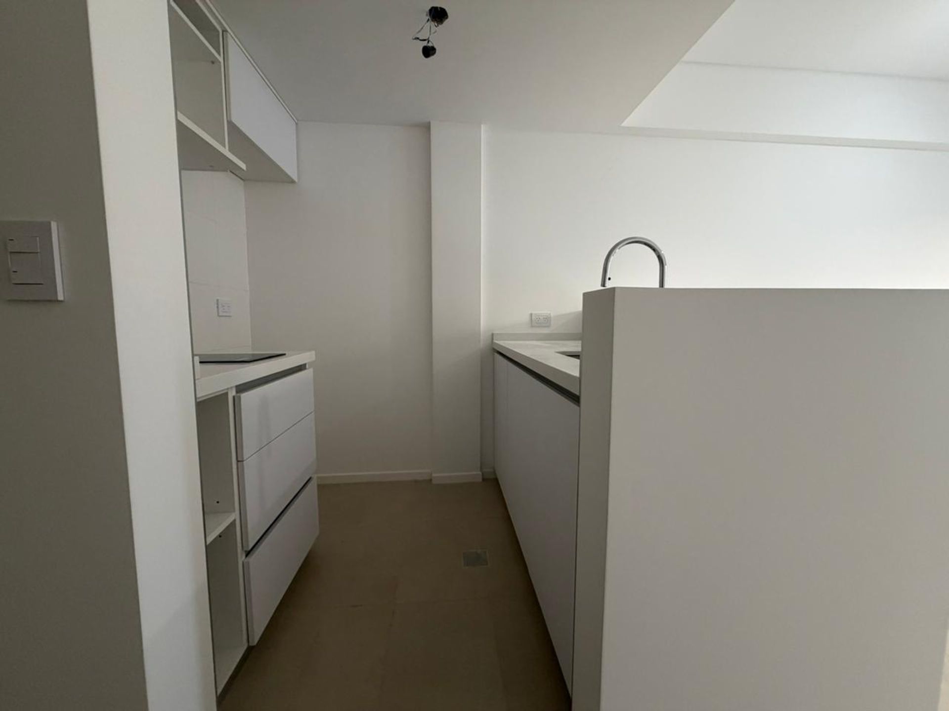 Foto 18 — VTA ESTR MONOAMB C/BALCON/ AMENIT EXC UBI S.TELMO