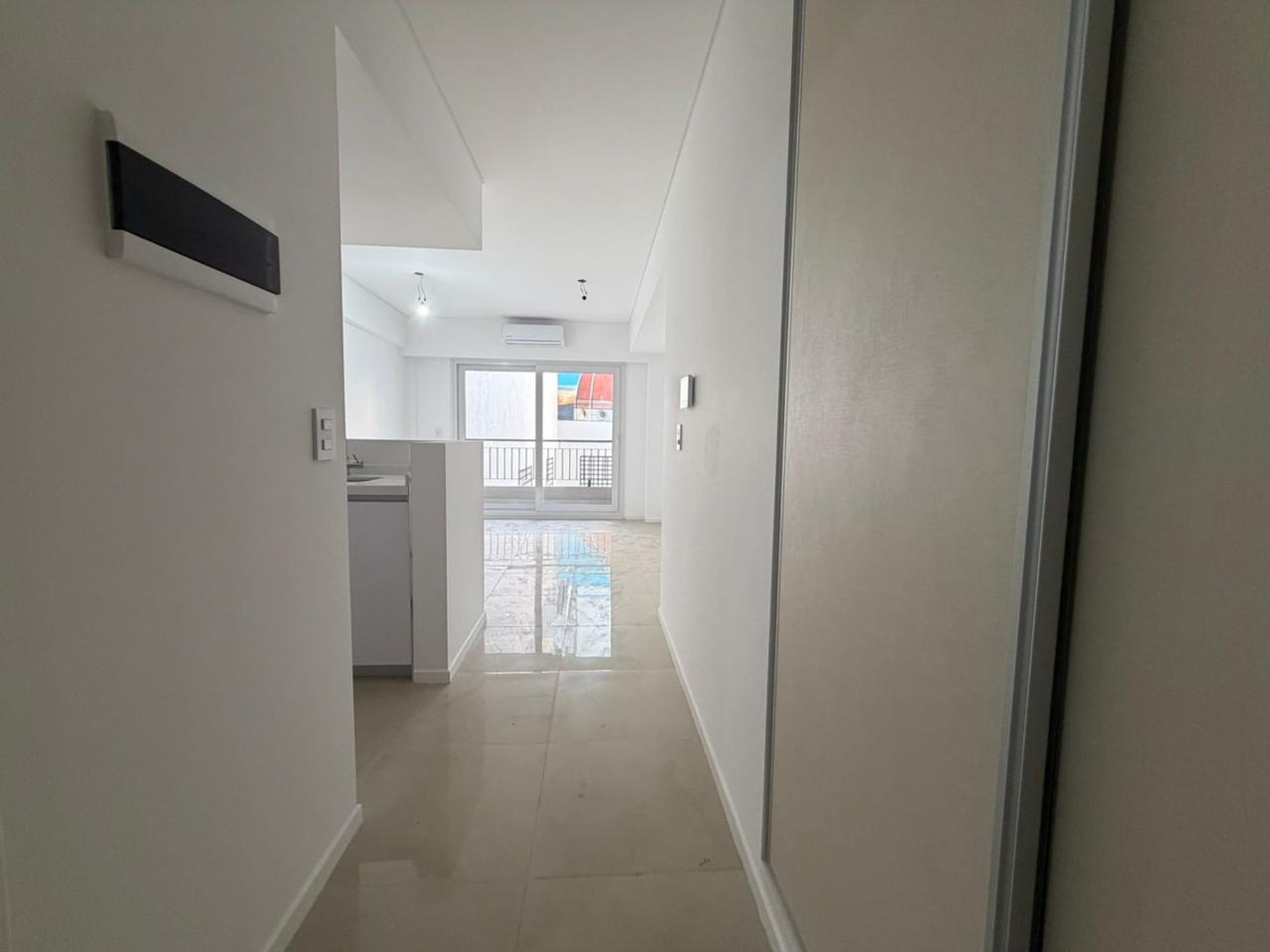 Foto 13 — VTA ESTR MONOAMB C/BALCON/ AMENIT EXC UBI S.TELMO