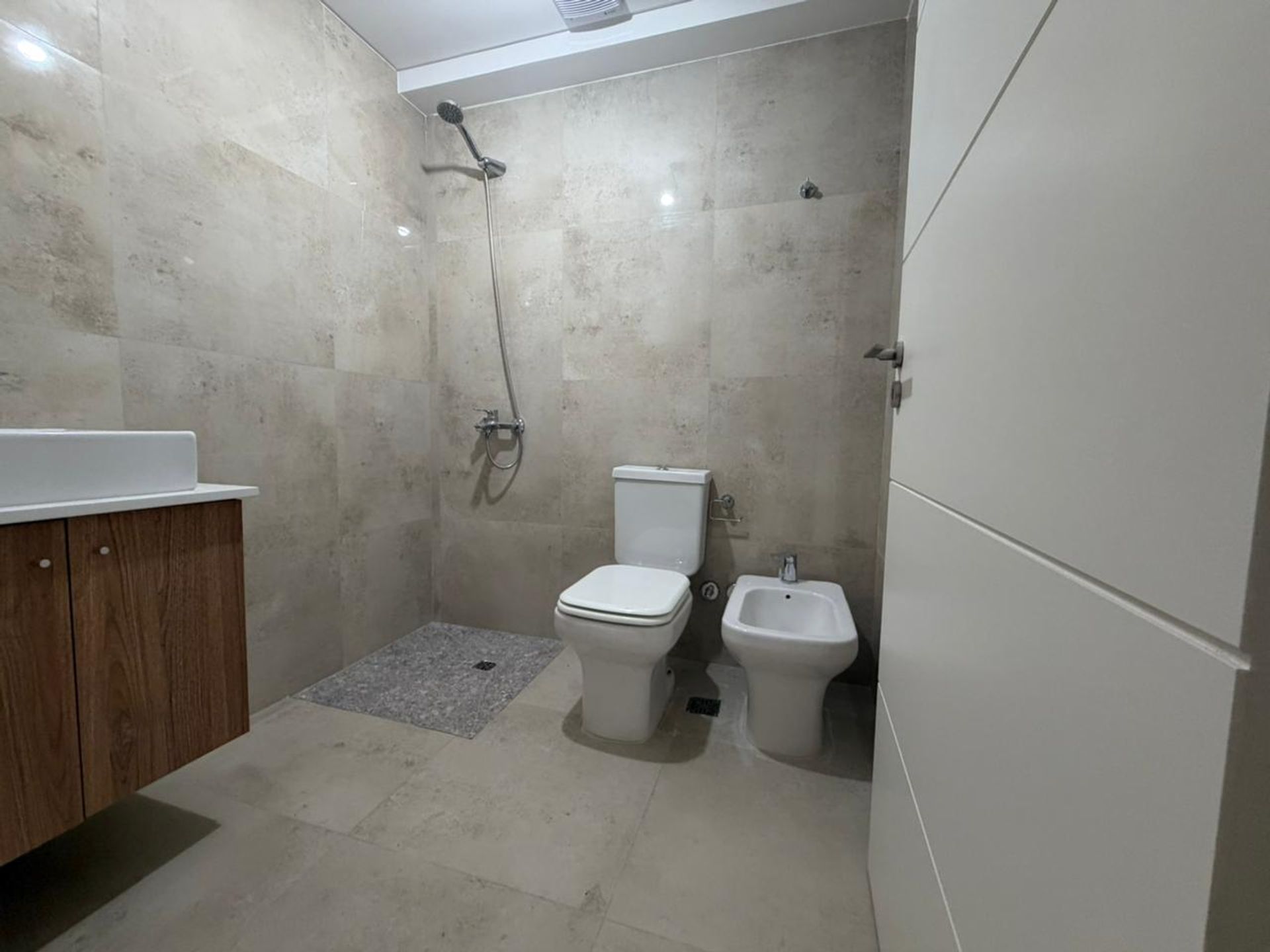 Foto 7 — VTA ESTR MONOAMB C/BALCON/ AMENIT EXC UBI S.TELMO