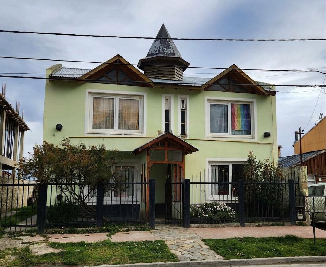 VENTA DE CASA  3 DORMITORIOS - B° MALVINAS