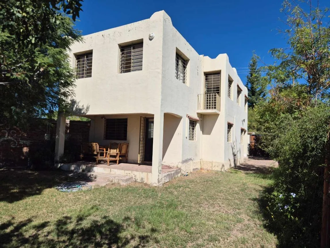 Casa de 6 ambientes en venta en Luján de Cuyo, Antártida Argentina 400