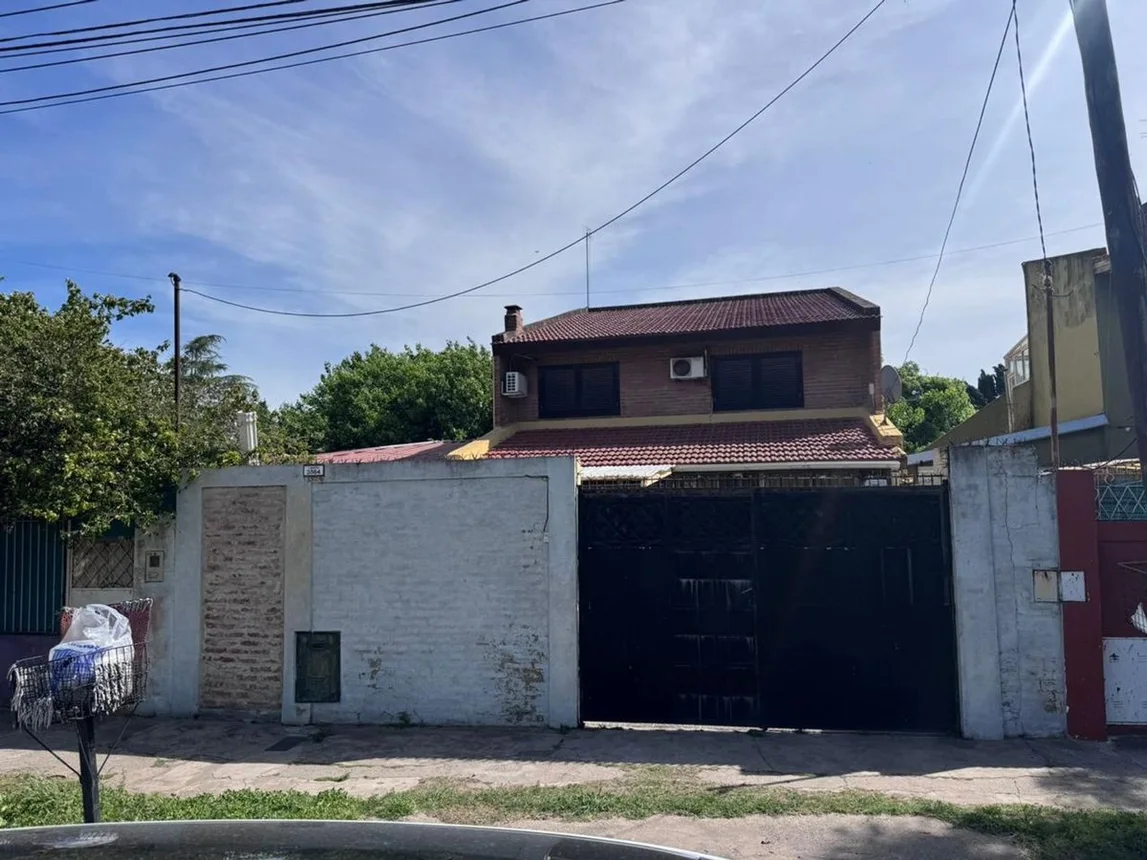PH en venta en Valentín Alsina, foto 2