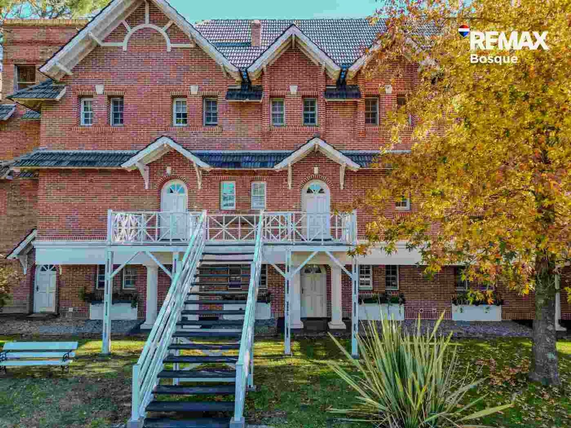 Casa dúplex de 4 ambientes en venta en Pinamar, Avenida Enrique Shaw 1700