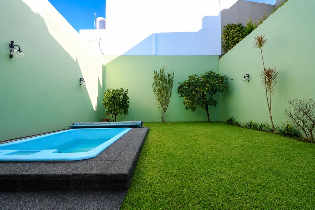 Casa de 4 Amb + Dep con Cochera, Jardin y Pileta