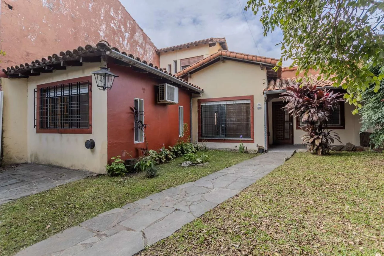 Casa de 4 ambientes en venta en Villa Bosch, San Ramón 800