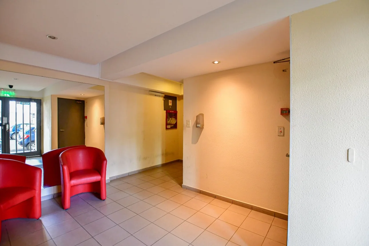 Departamento de 3 ambientes en venta en La Plata, 9 600, foto 2