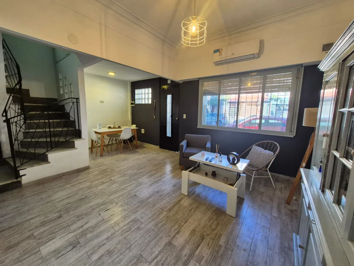 Casa de 5 ambientes en venta en Vélez Sarsfield, Coronel Ramón Lorenzo Falcón 4400