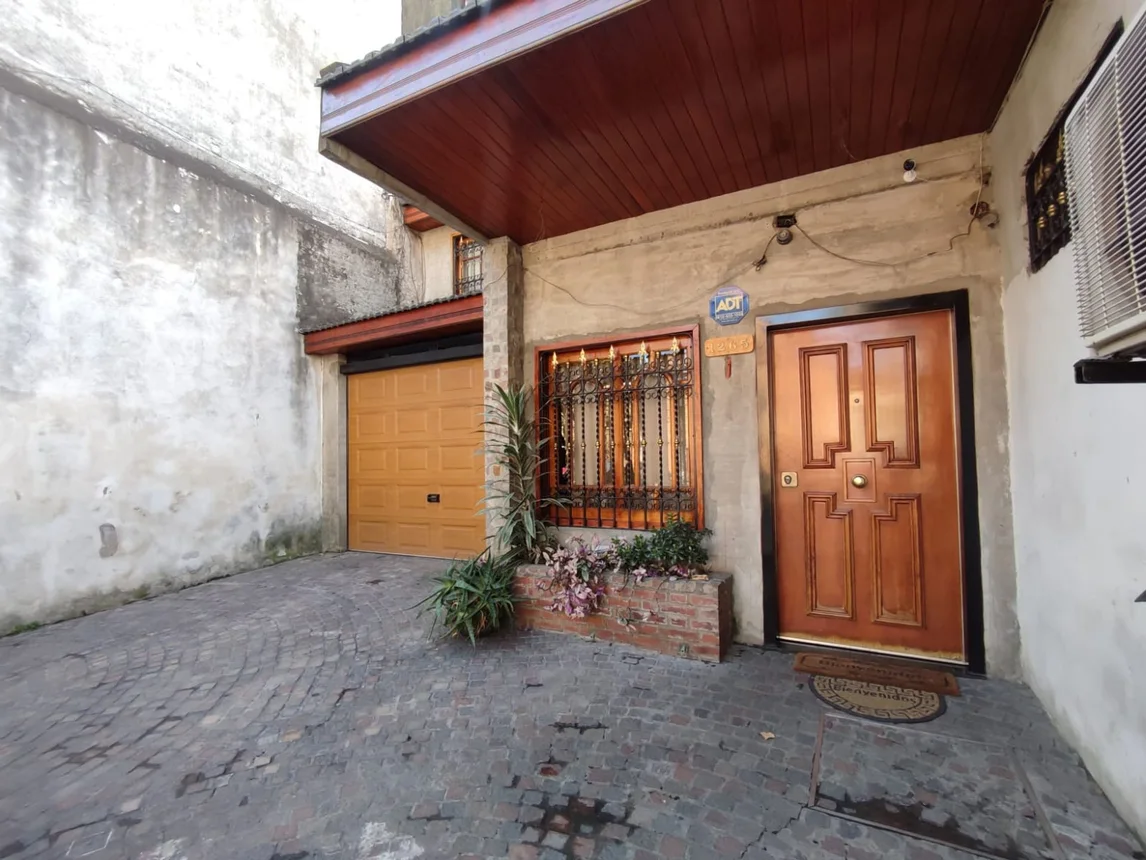 Casa de 5 ambientes en venta en Nueva Pompeya, Avenida Riestra 1200, foto 2