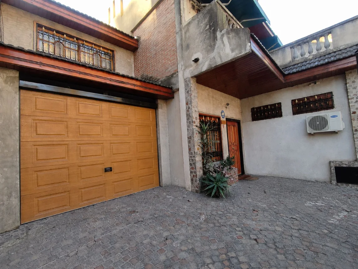 Casa de 5 ambientes en venta en Nueva Pompeya, Avenida Riestra 1200