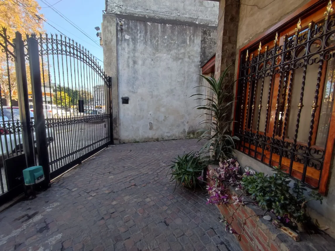 Casa de 5 ambientes en venta en Nueva Pompeya, Avenida Riestra 1200, foto 3
