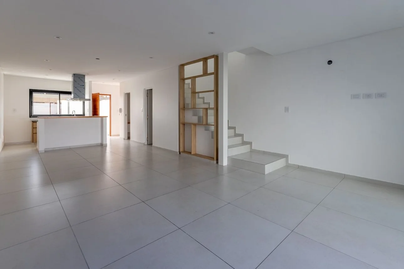 Casa dúplex en venta en La Plata, foto 3