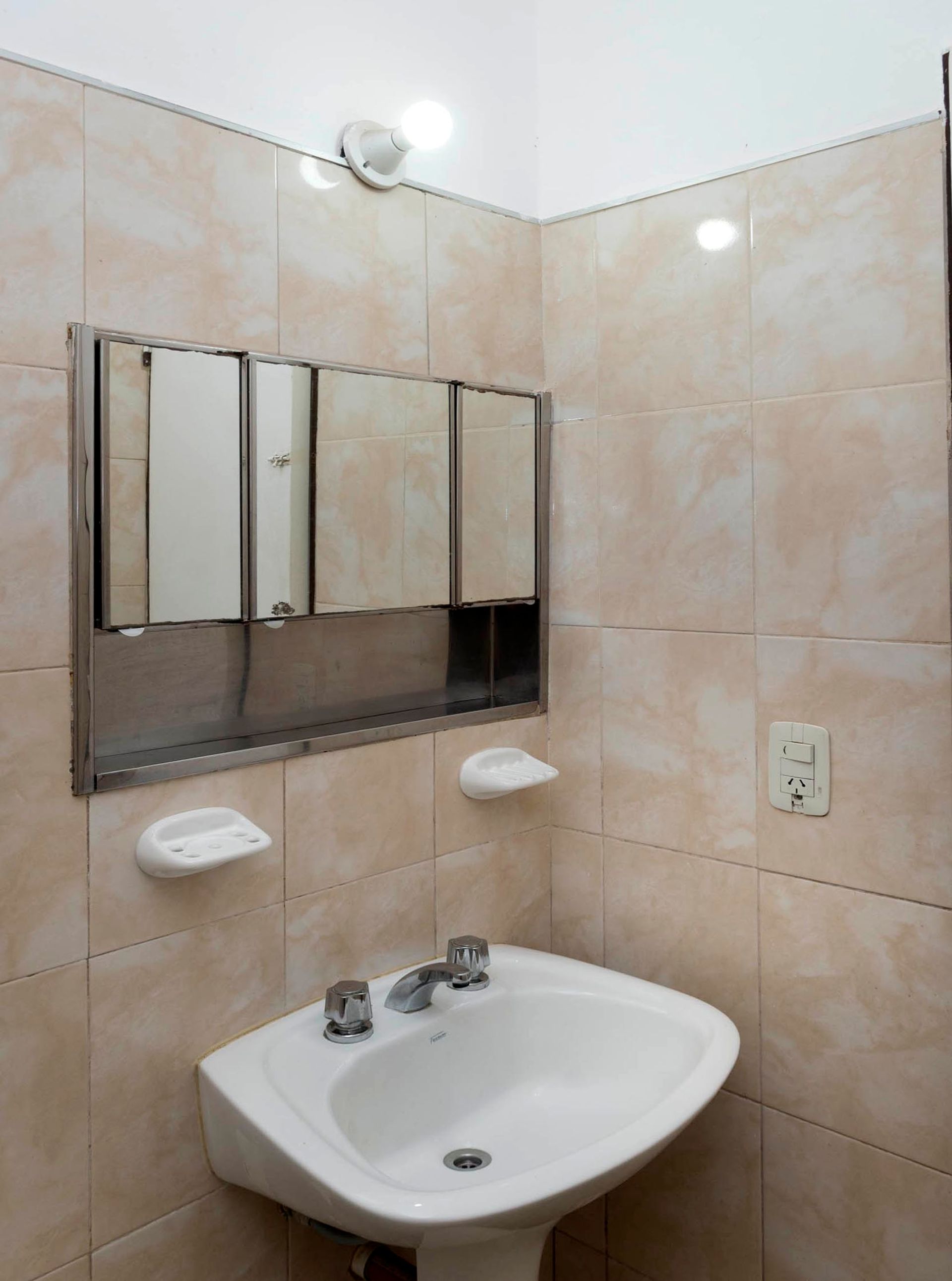 CASA VENTA CIUDAD DEL MILAGRO ZONA UNSA 3 DORM - foto 19