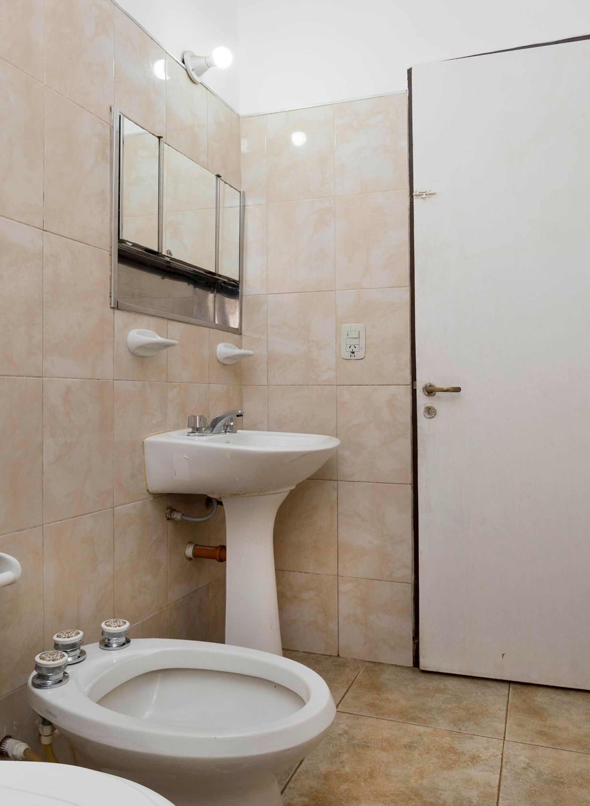CASA VENTA CIUDAD DEL MILAGRO ZONA UNSA 3 DORM - foto 18