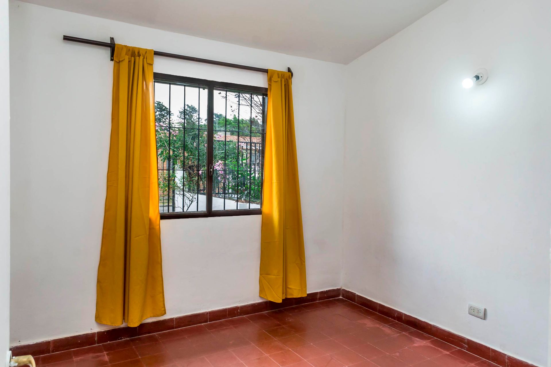 CASA VENTA CIUDAD DEL MILAGRO ZONA UNSA 3 DORM - foto 11