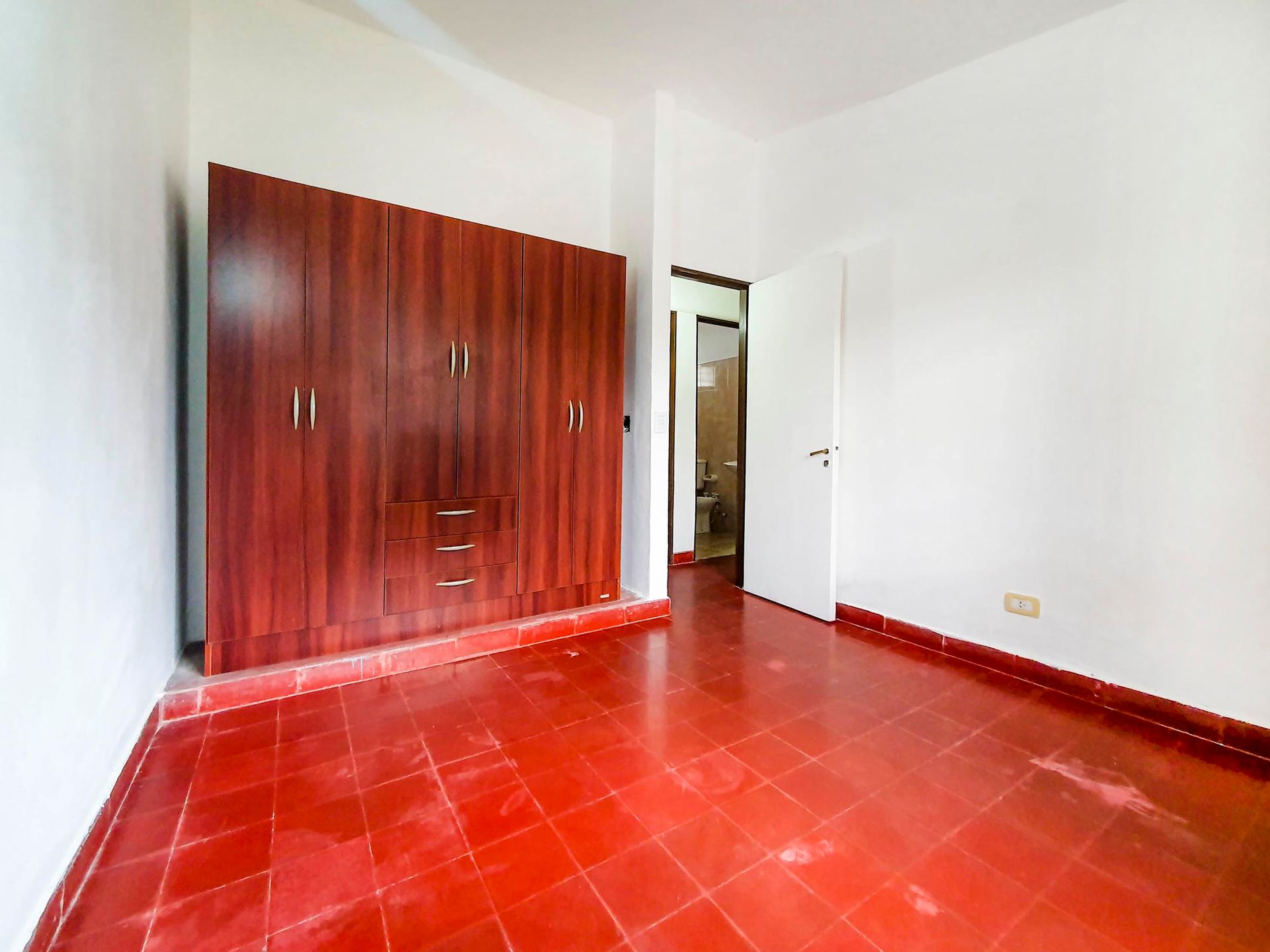CASA VENTA CIUDAD DEL MILAGRO ZONA UNSA 3 DORM - foto 13
