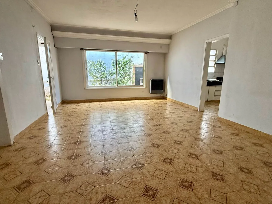 Casa en venta en Banfield, foto 2