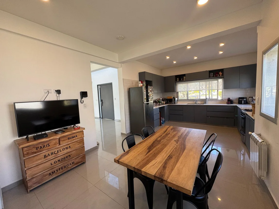 Casa de 5 ambientes en venta en Berazategui, Avenida Florencio Varela y Calle 151 200, foto 4