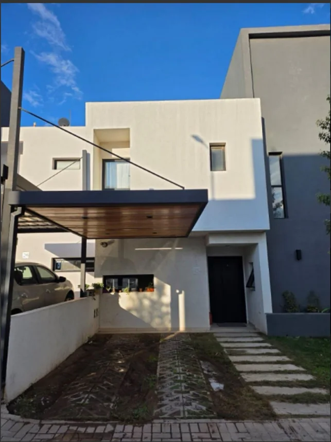 Casa dúplex de 7 ambientes en alquiler en Córdoba, Miradores de Manantiales Lote 0