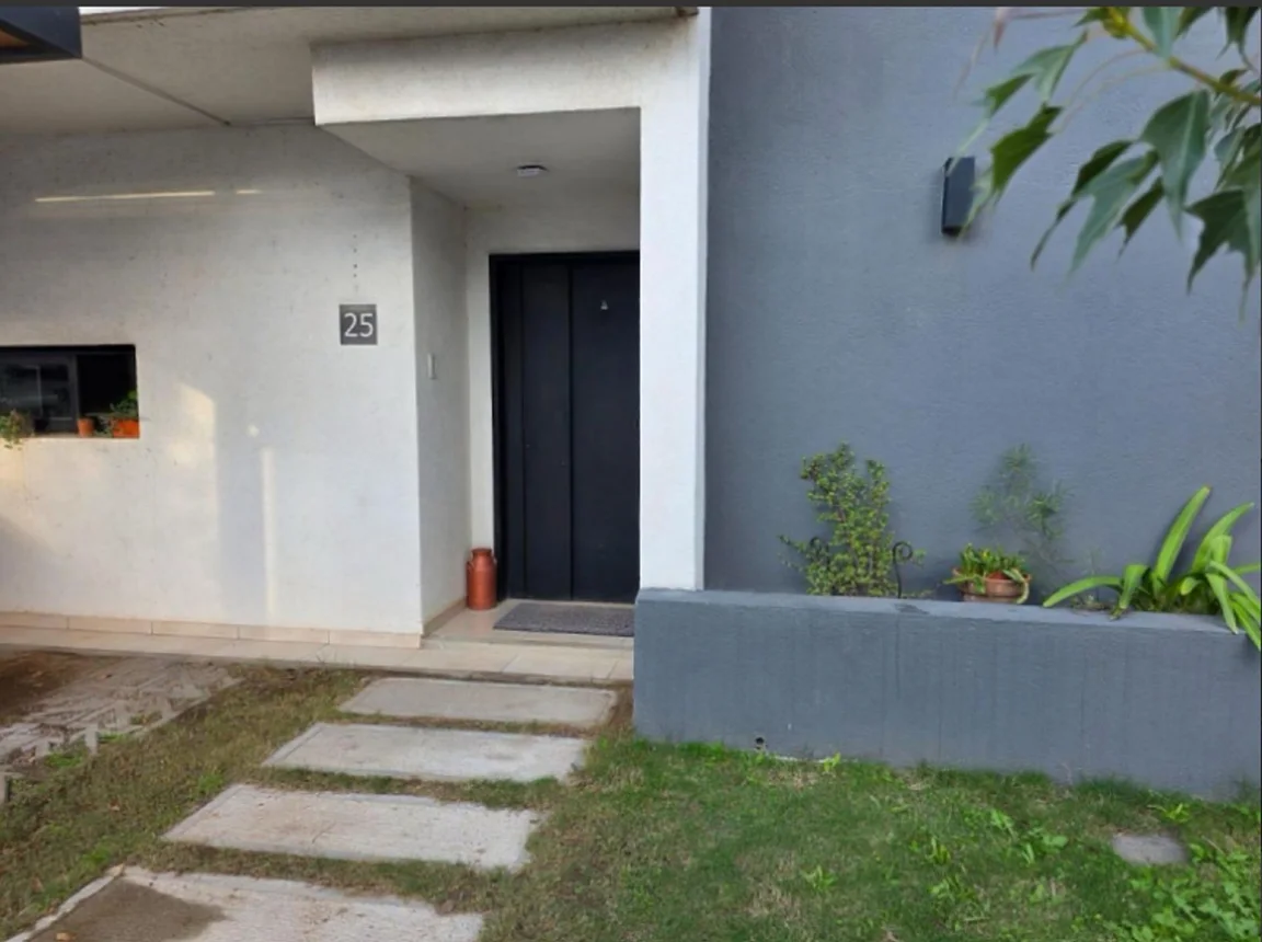 Casa dúplex de 7 ambientes en alquiler en Córdoba, Miradores de Manantiales Lote 0, foto 3
