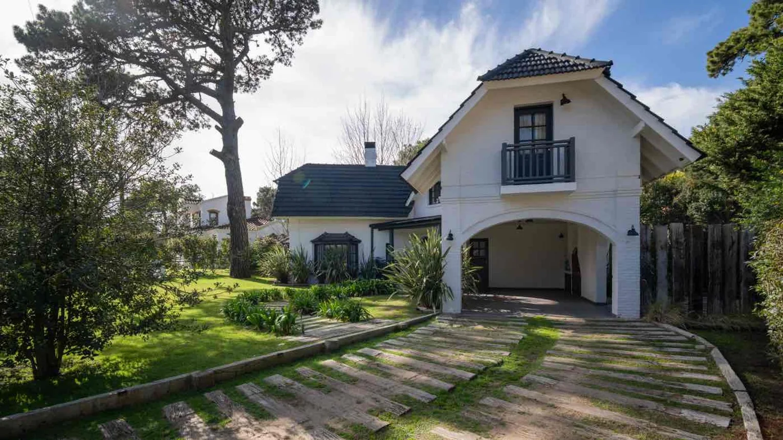 Casa de 4 ambientes en venta en Pinamar, Artes 600, foto 4
