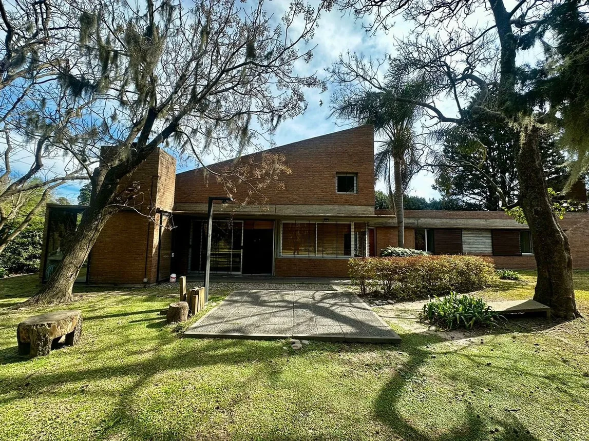 Casa de 5 ambientes en venta en Funes, Tomás de la Torre 2800