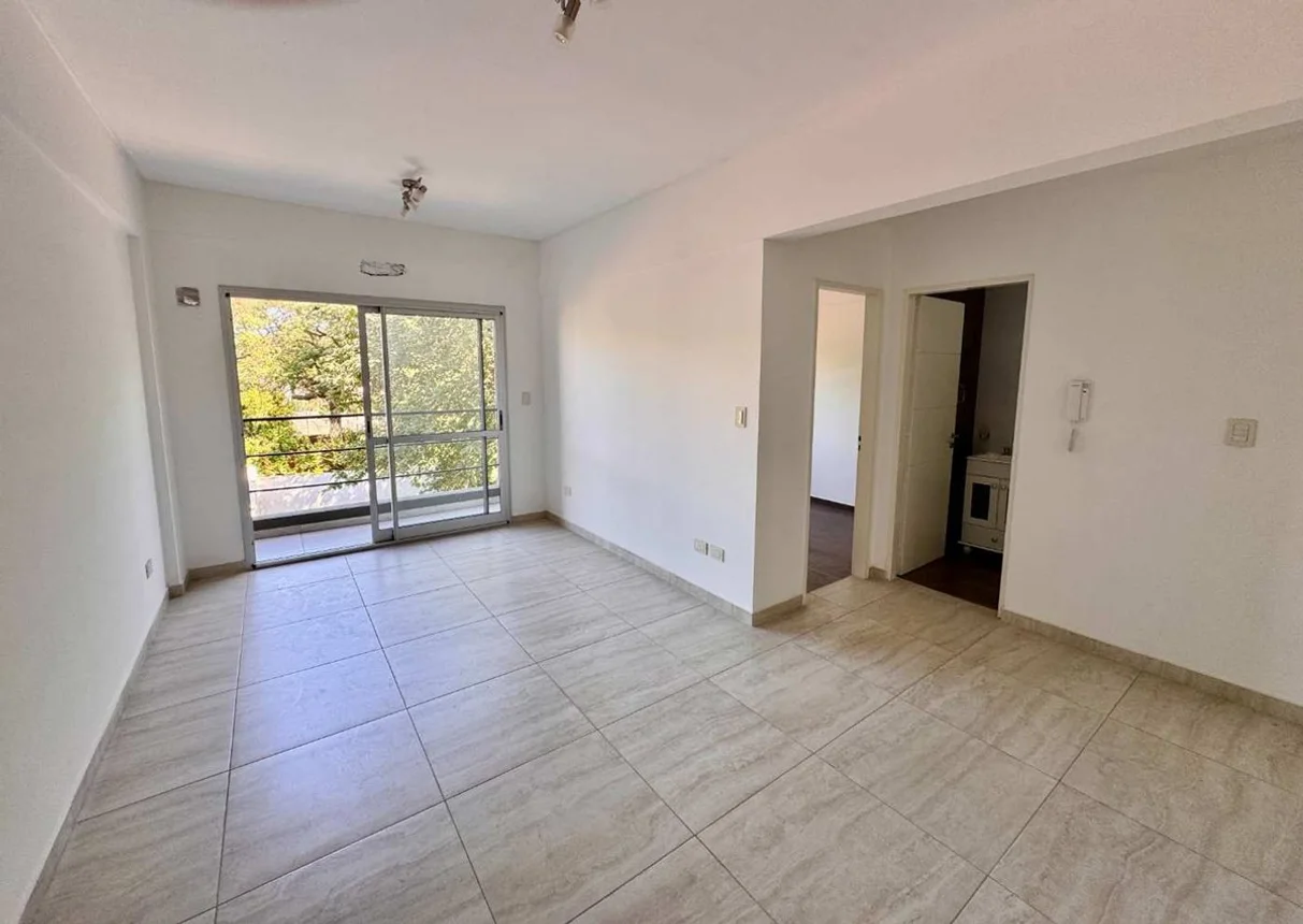 Departamento de 2 ambientes en venta en Banfield, Alsina 1600, foto 2