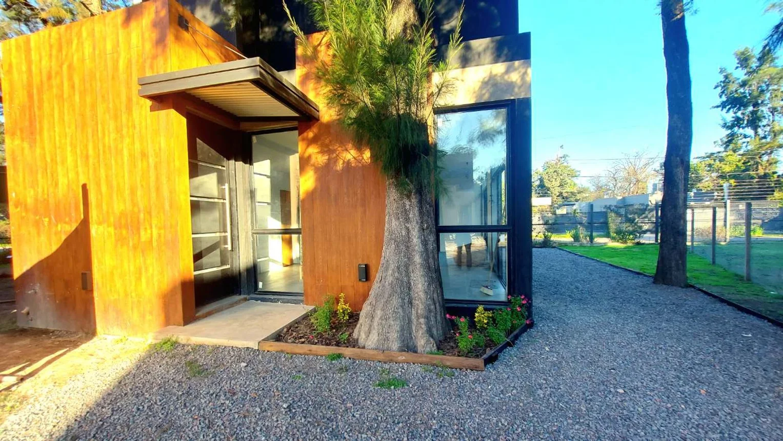 Casa de 4 ambientes en venta en Moreno, San Juan Bautista 2400