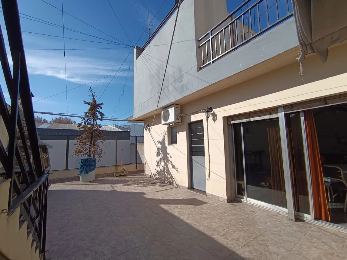 Casa de 6 ambientes en venta en Mataderos, Fonrouge 2200