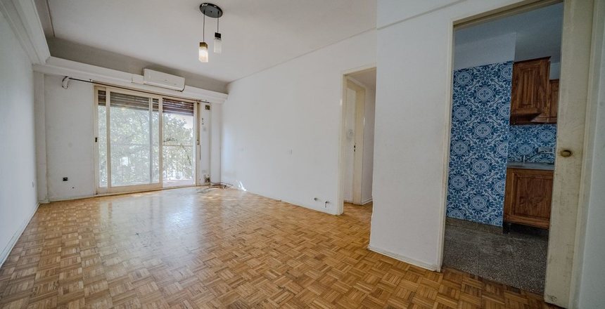 4 amb con balcón, luminosidad y cochera cubierta