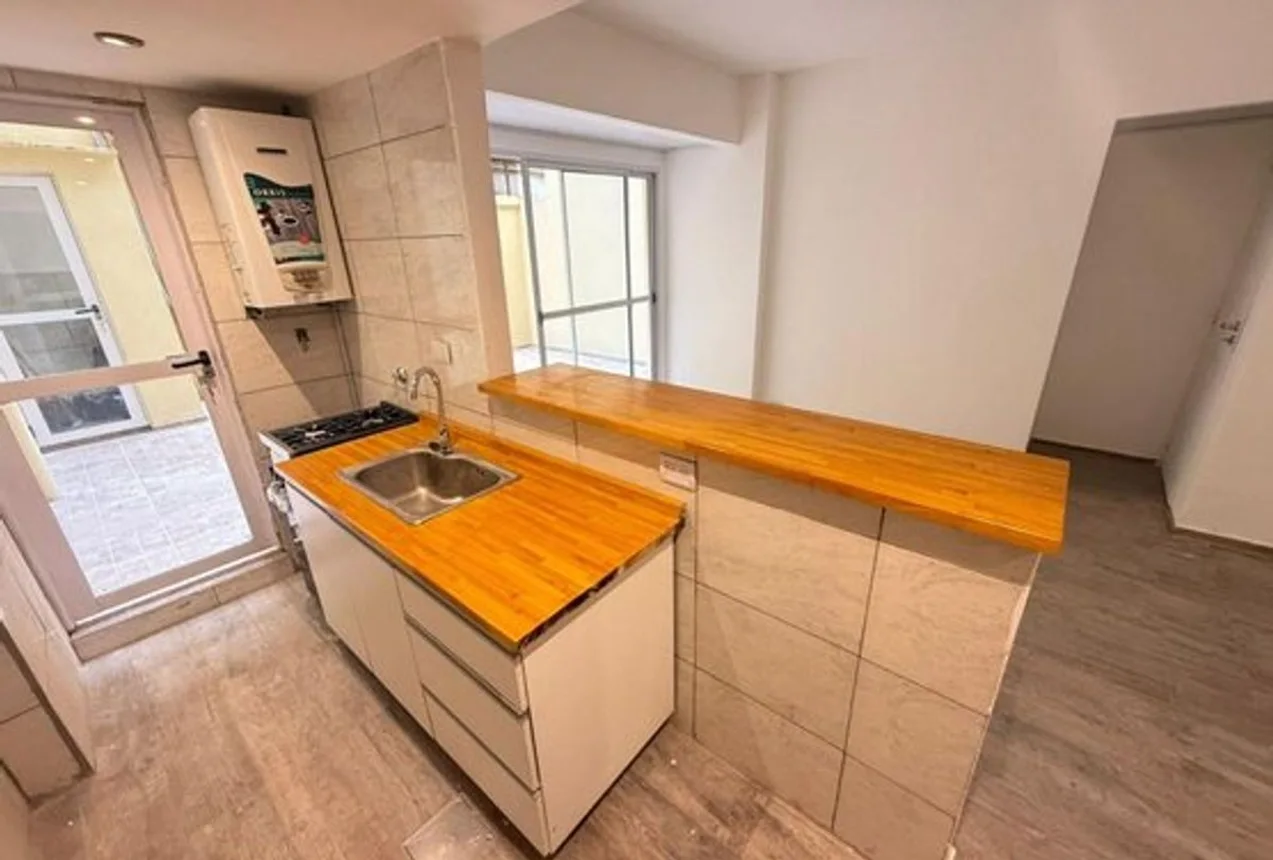 Departamento en alquiler en Balvanera, Alberti 100