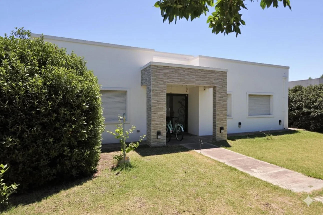 Casa en venta en Pilar, foto 2