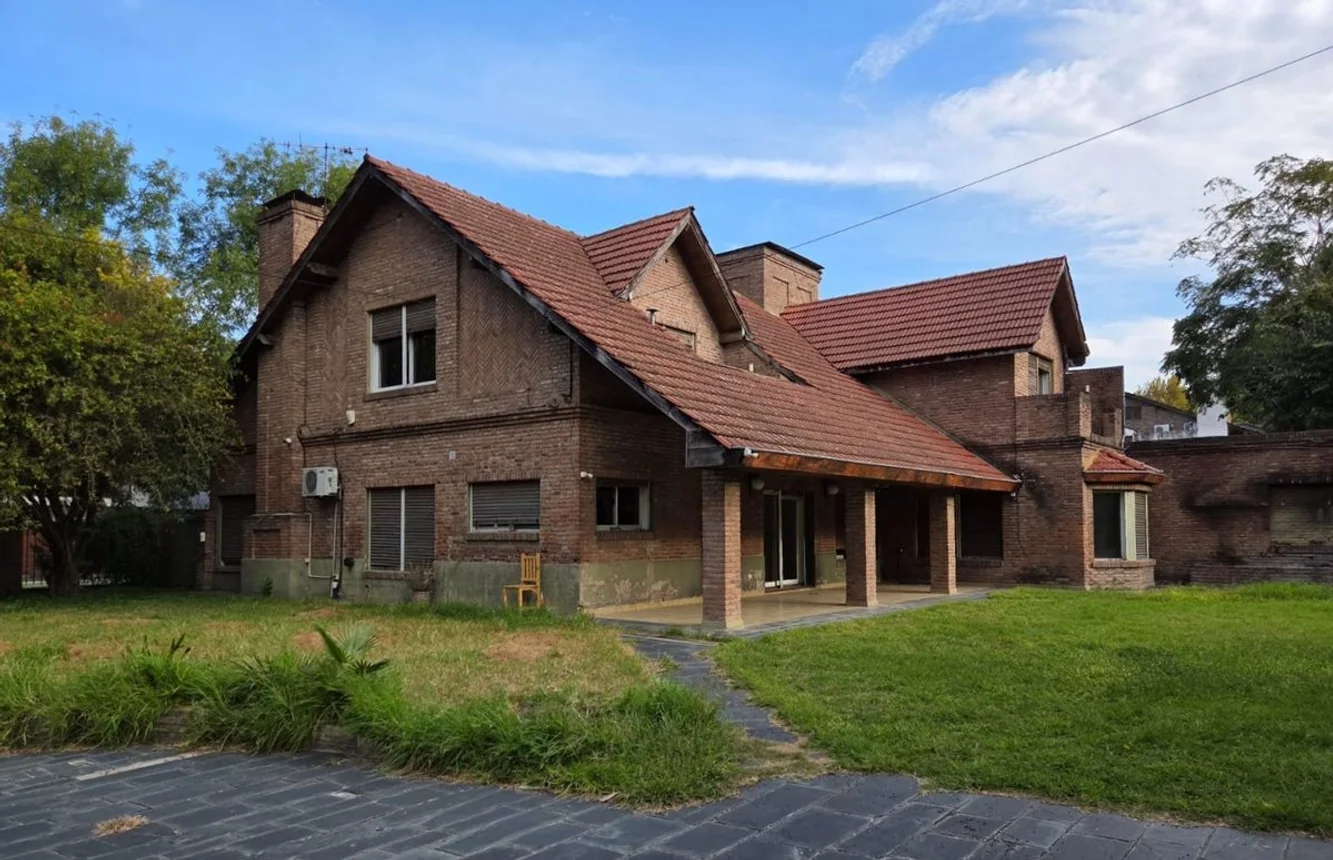 Casa de 6 ambientes en venta en San Miguel, Concejal Tribulato 800