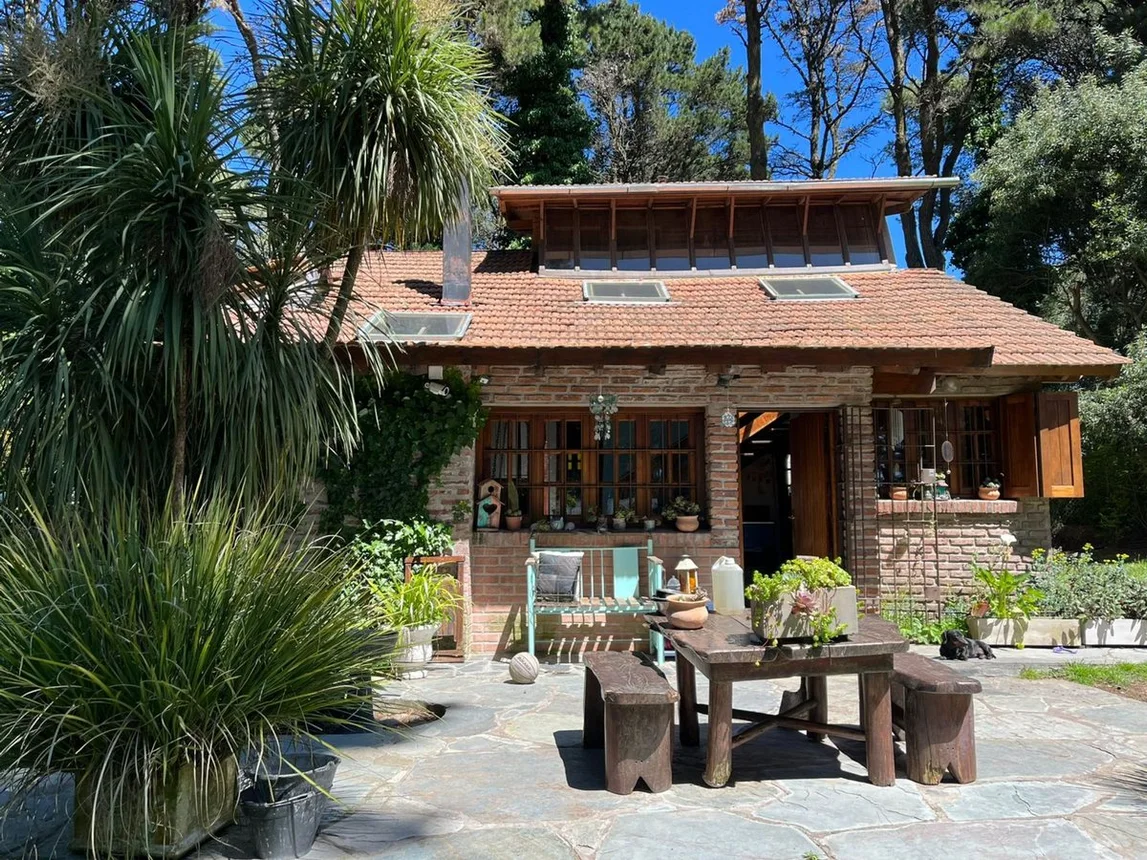Casa de 4 ambientes en venta en Pinamar, Comodoro Urtubey 2300