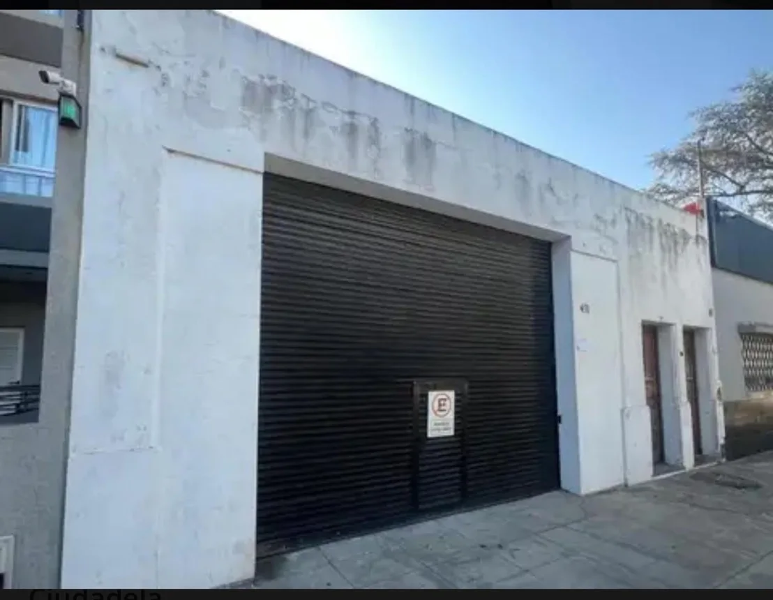 Casa de 7 ambientes en venta en Ciudadela, Independencia 400