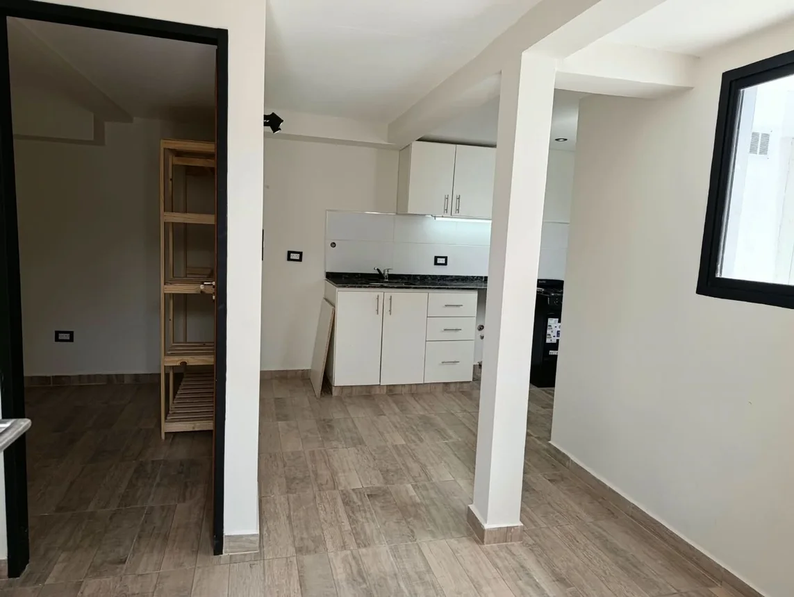 PH de 8 ambientes en venta en La Plata, Calle 30 1800, foto 2