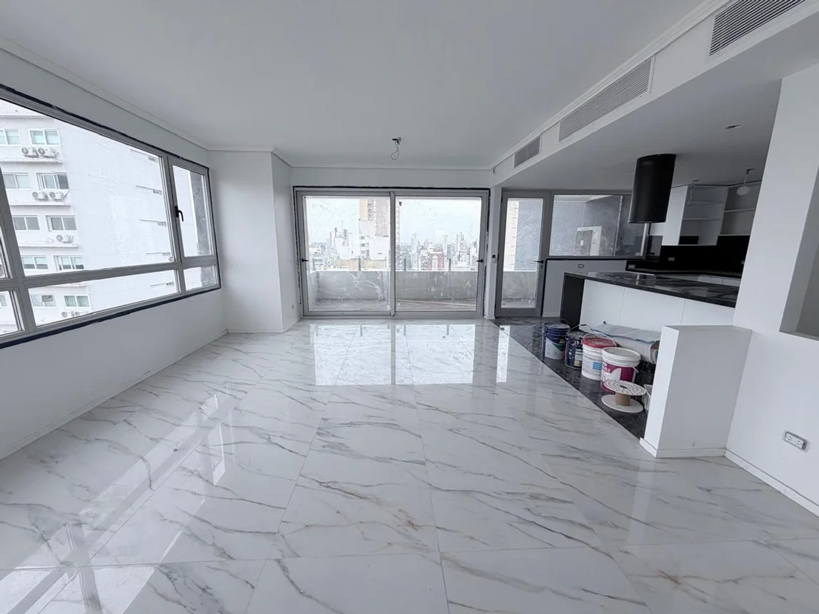 Departamento de 3 ambientes en venta en Lomas de Zamora, Avenida Meeks 300, foto 2