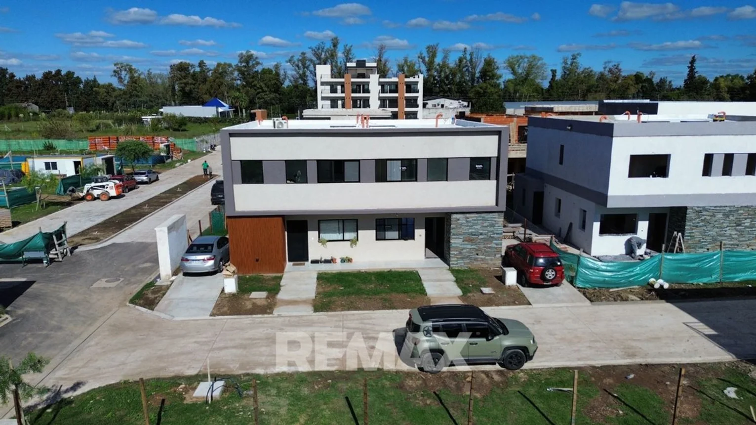 Casa dúplex en venta en Pilar
