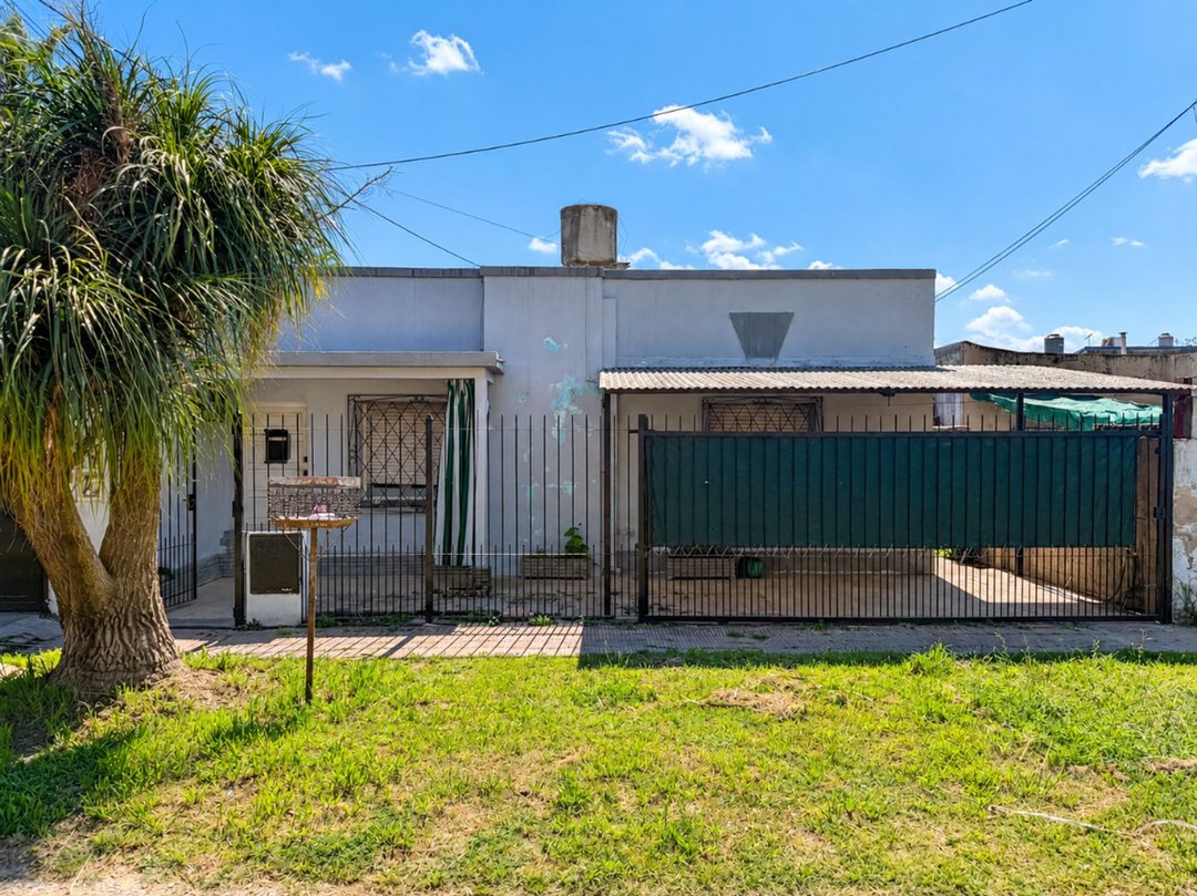 VENTA CASA 3 AMBIENTES OPORTUNIDAD A REFACCIONAR