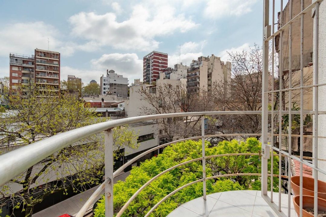 Venta Depto 2 amb c/balcón y cochera. Almagro