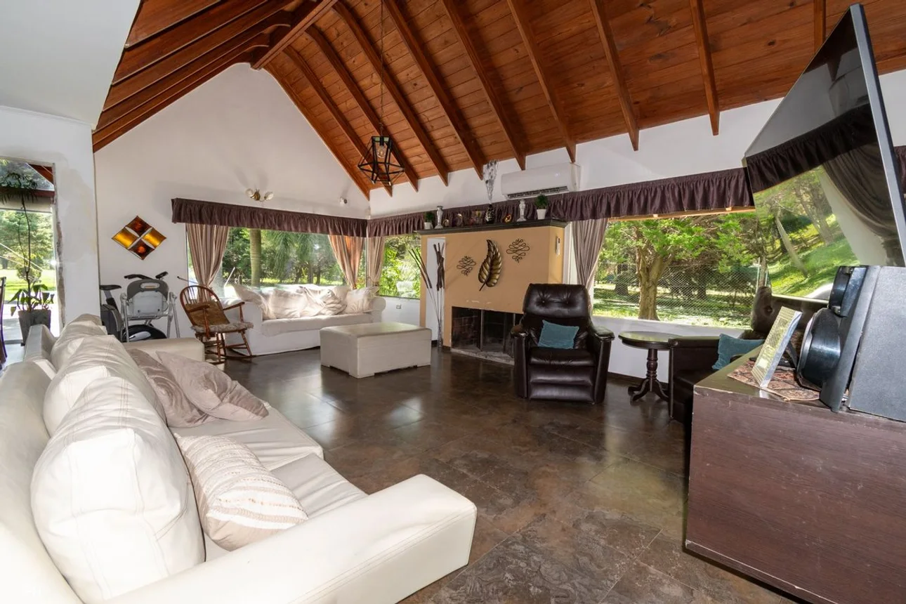 Casa de 6 ambientes en venta en Funes, Güiraldes 1900, foto 3
